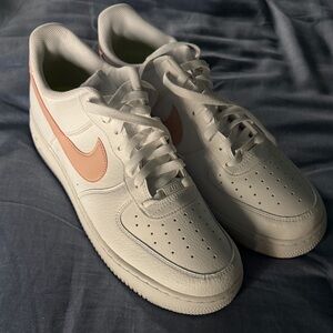 Nike Air Force 1    W14    M12.5